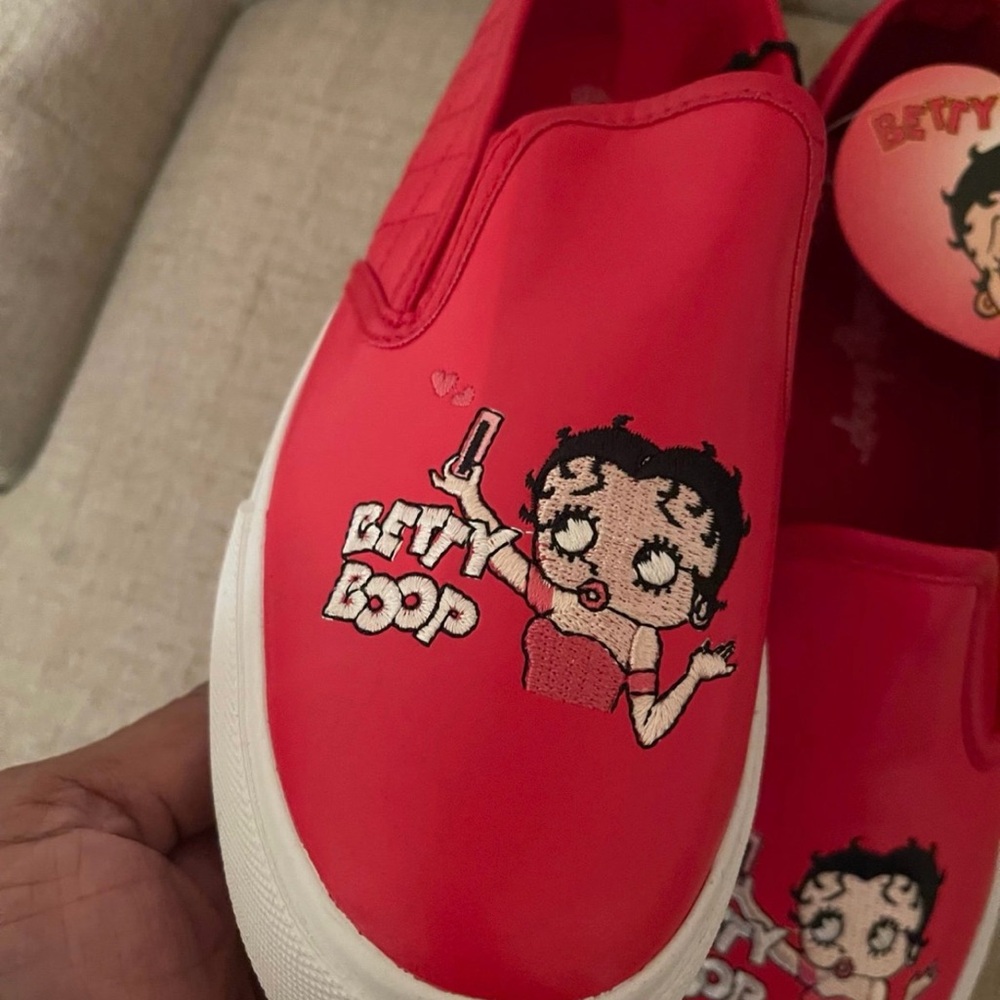 Betty Boop Womens red canvas shoes size 10 NEW - Picture 3 of 9
